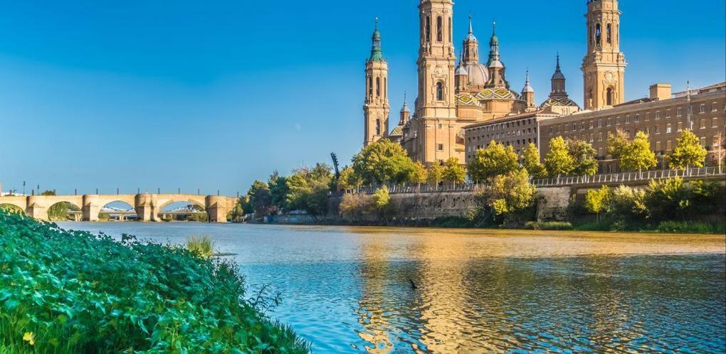 Piso Para 4 Con 2 Parking En Casco Historico De Zaragoza 2 Noches Minimo Εξωτερικό φωτογραφία